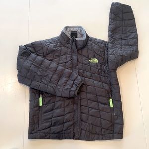 NorthFace boys lightweight puffer jacket Size 7/8